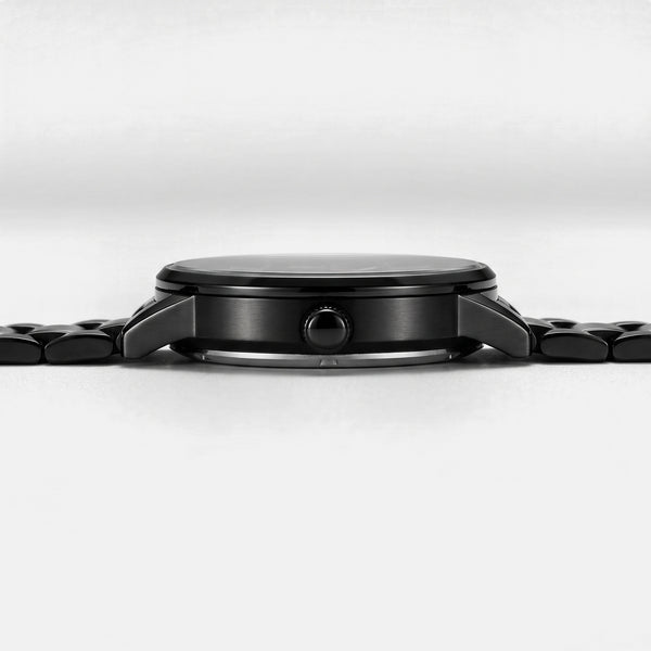 Mercedes-AMG G63 watch side view, case thickness