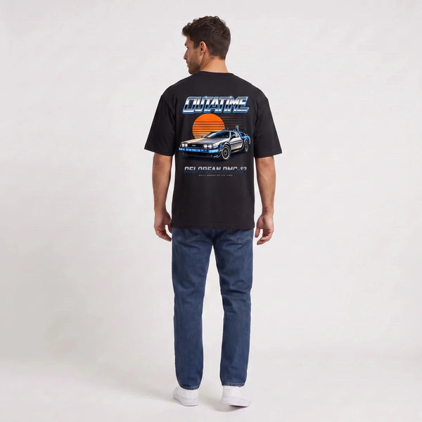 T-shirt Back to the future noir porté de dos en plan large