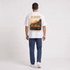 T-shirt Datsun 240Z blanc porté de dos en plan large