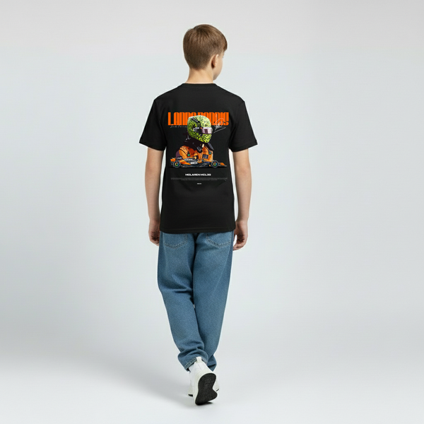 T-shirt enfant noir avec illustration McLaren orange et design rétro