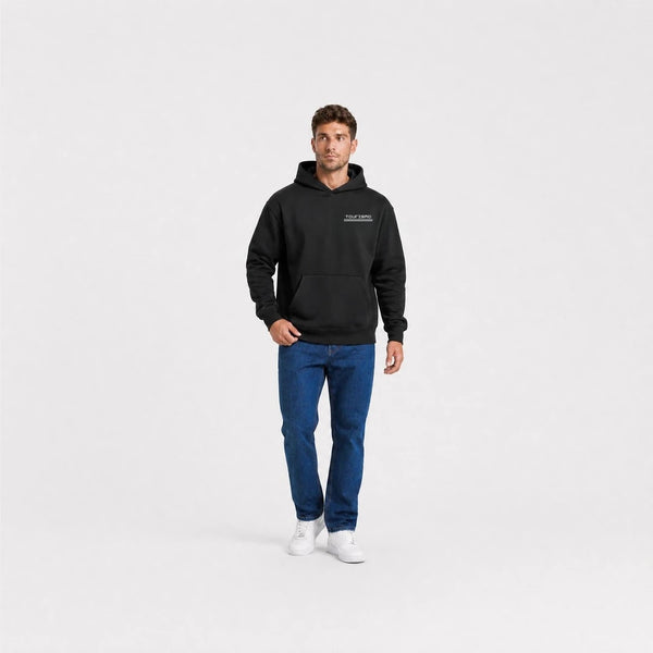 Sweat Fiat 131 Abarth noir vu de face en plan large avec logo Tourismo