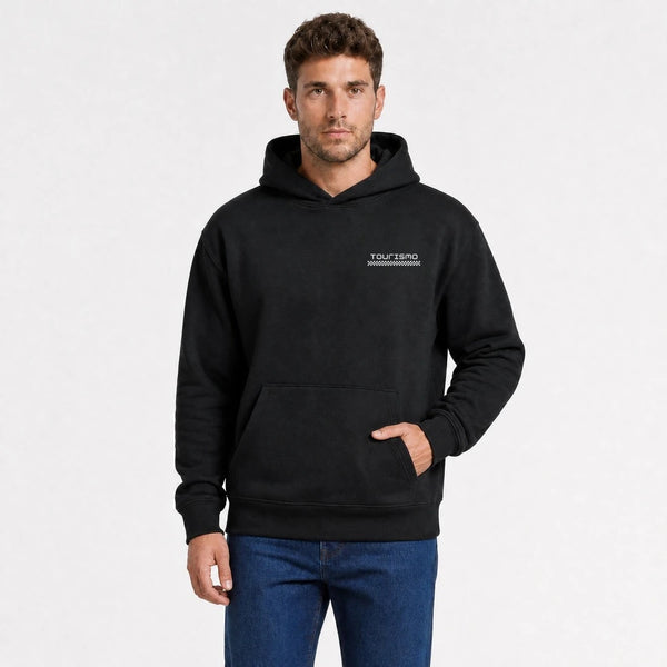 Sweat F1 Isack Hadjar Signature noir vu de face en plan rapproché avec logo Tourismo