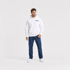 Sweat Tesla Cybertruck Raw Future blanc vu de face en plan large avec logo Tourismo