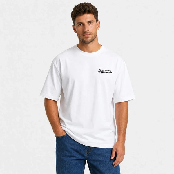 T-shirt Alpine A110 Col De Turini blanc vu de face en plan rapproché avec logo Tourismo