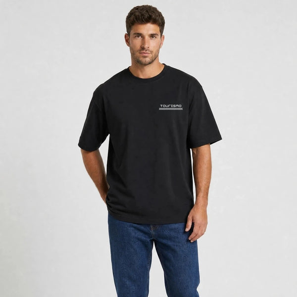 T-shirt Alpine A110 noir vu de face en plan rapproché avec logo Tourismo