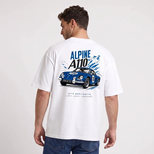 T-shirt Alpine A110 blanc, berlinette bleue numéro 110 vue de dos