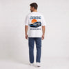 T-shirt Back to the future blanc porté de dos en plan large