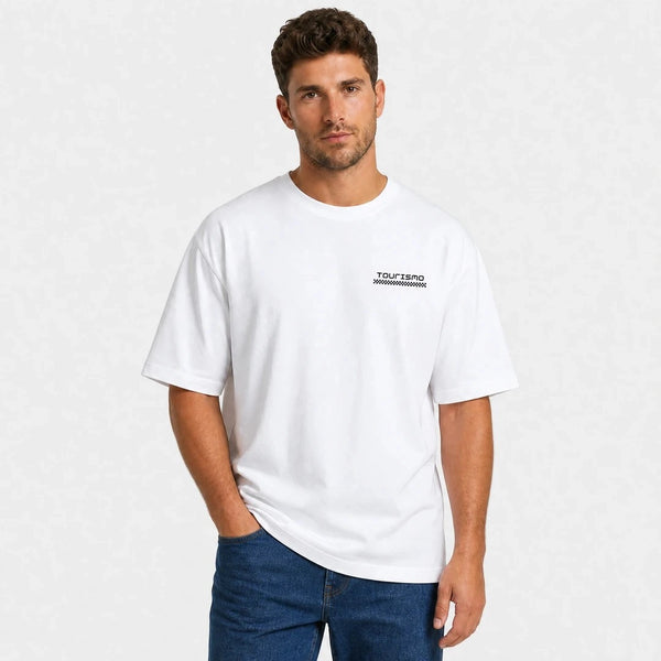 T-shirt Chevrolet Camaro 1969 Street Hunter blanc vu de face en plan rapproché avec logo Tourismo