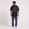 T-shirt Datsun 240Z noir porté de dos en plan large