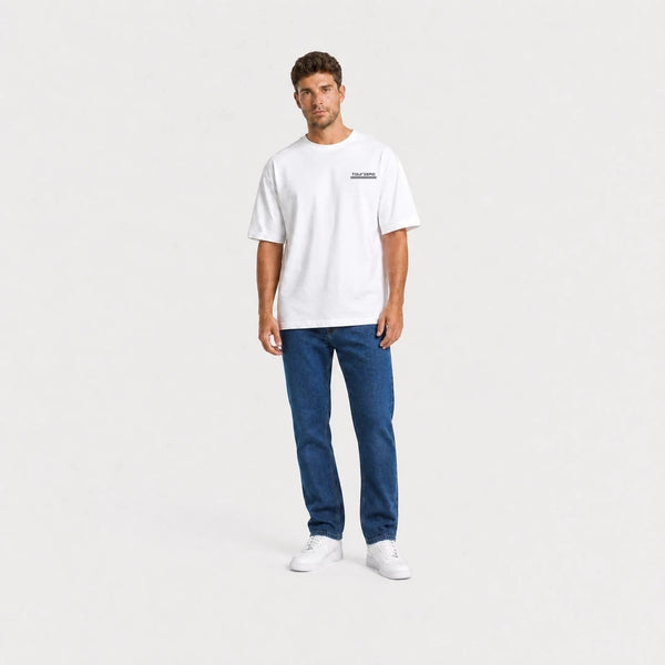 T-shirt F1 Daniel Ricciardo Signature blanc vu de face en plan large avec logo Tourismo