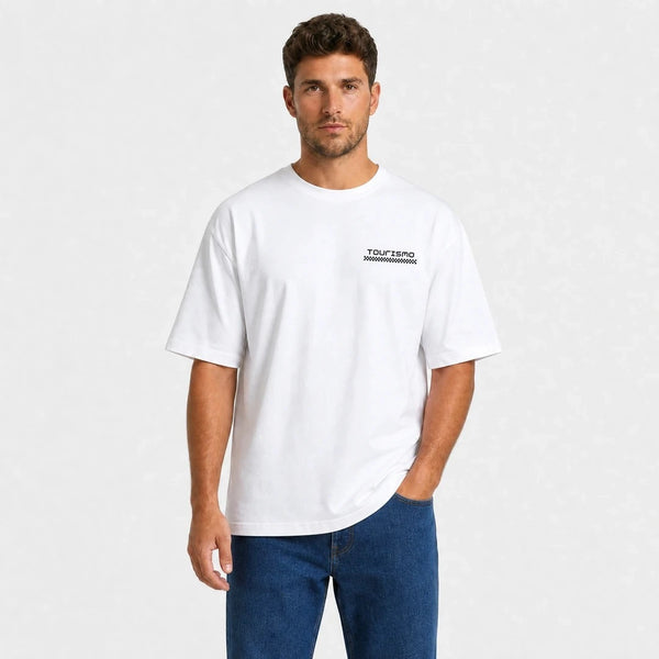 T-shirt F1 Pierre Gasly Signature blanc vu de face en plan rapproché avec logo Tourismo