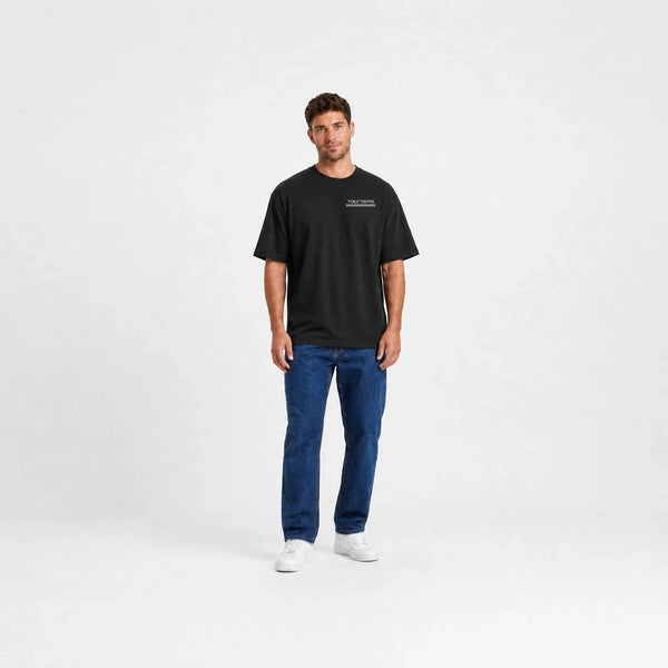 T-shirt F1 Pierre Gasly Signature noir vu de face en plan large avec logo Tourismo