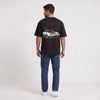 T-shirt Lancia Stratos Virage victorieux noir porté de dos en plan large