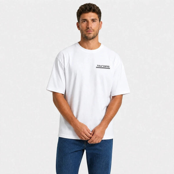 T-shirt F1 Michael Schumacher Signature blanc vu de face en plan rapproché avec logo Tourismo